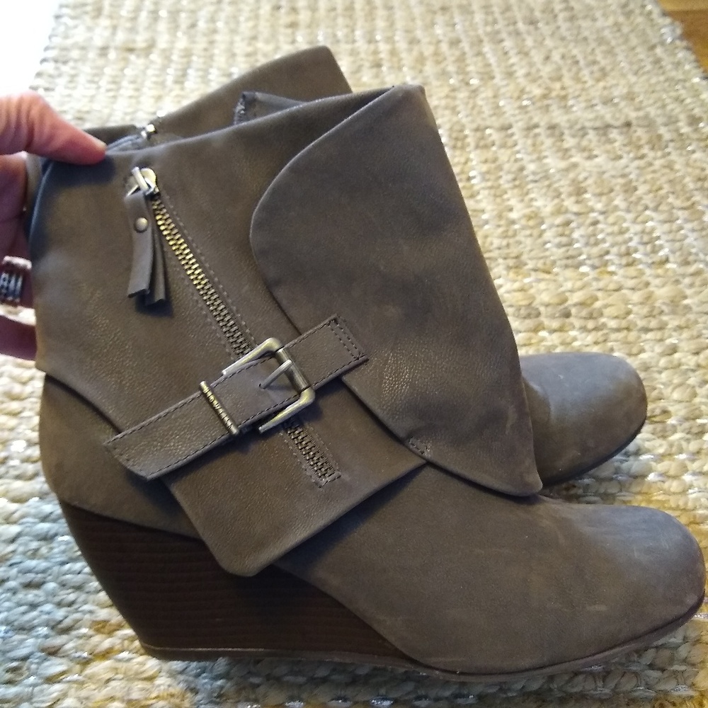 Blowfish bilocate booties gray fawn size 10